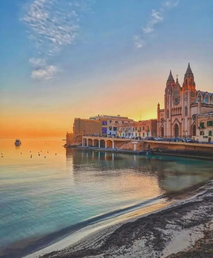 Spinola Bay - St Julians Near Beach Prime Location Malta